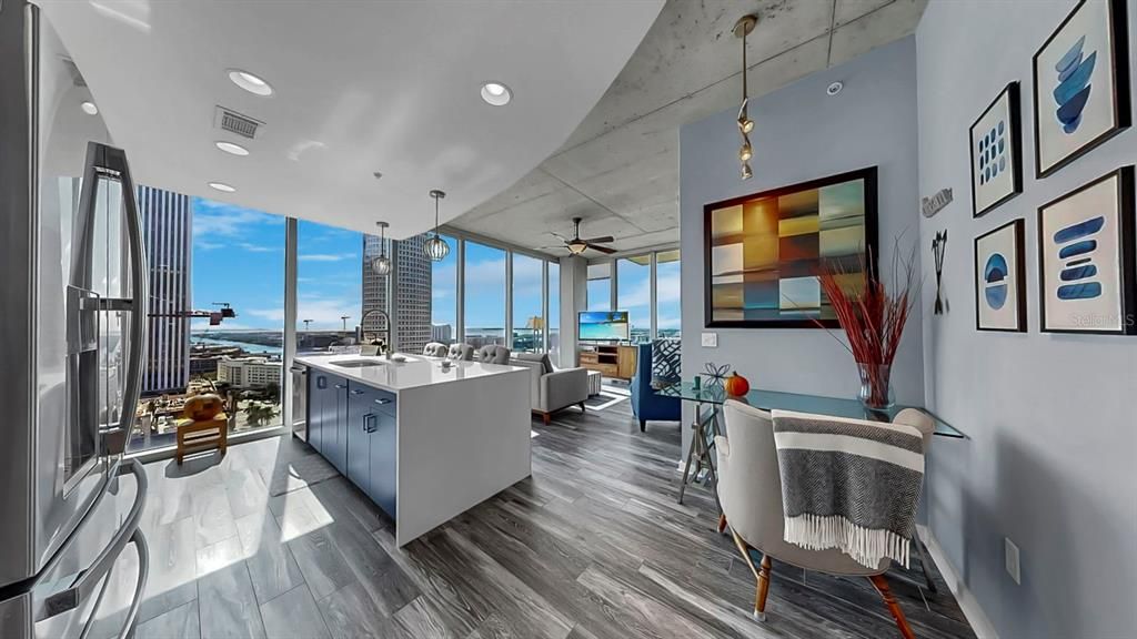 For Sale: $825,000 (2 beds, 2 baths, 1110 Square Feet)