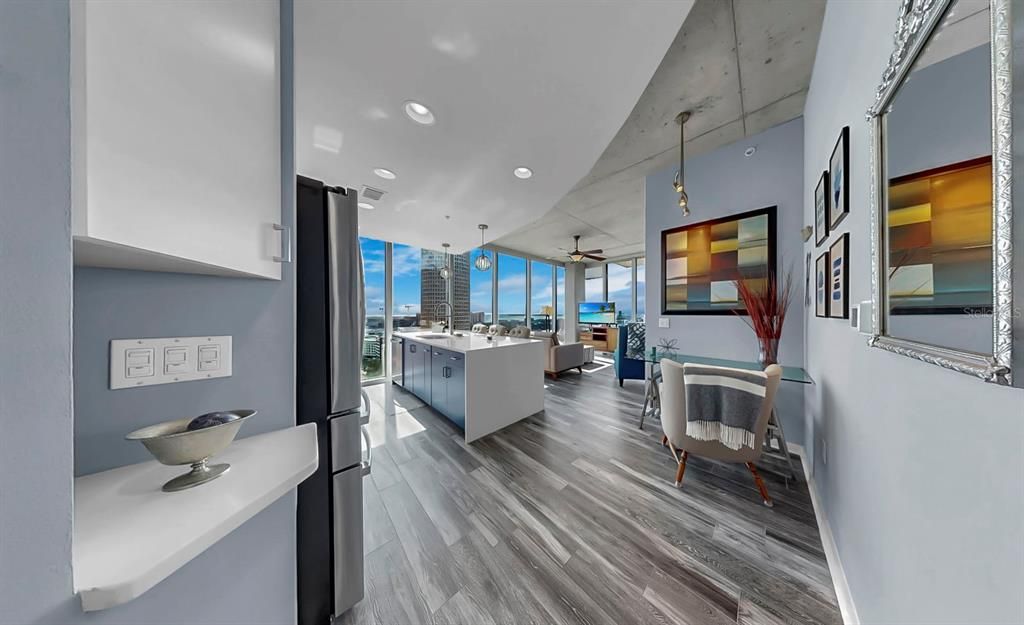 For Sale: $825,000 (2 beds, 2 baths, 1110 Square Feet)