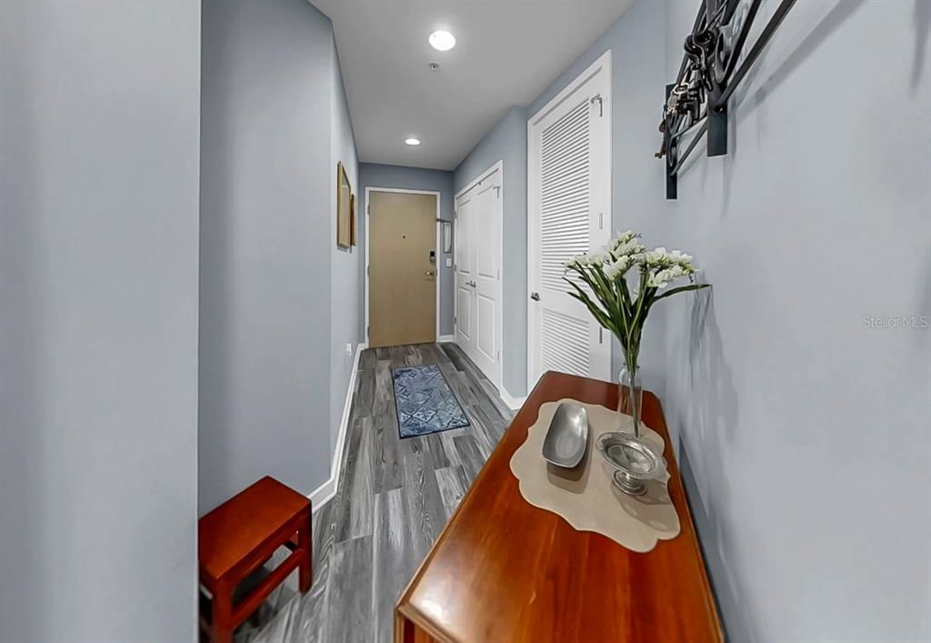 For Sale: $825,000 (2 beds, 2 baths, 1110 Square Feet)