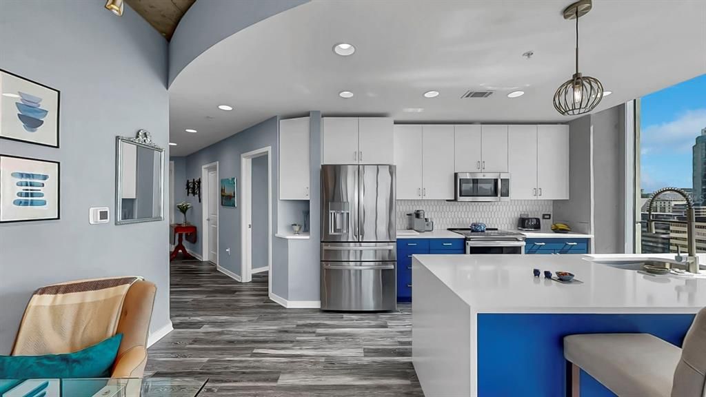 For Sale: $825,000 (2 beds, 2 baths, 1110 Square Feet)