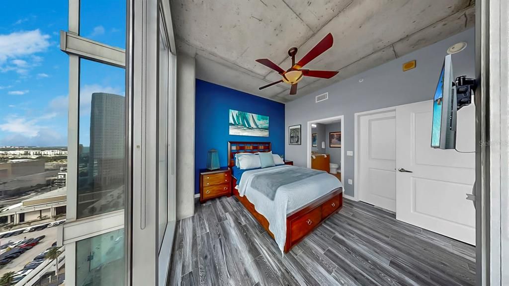 For Sale: $825,000 (2 beds, 2 baths, 1110 Square Feet)