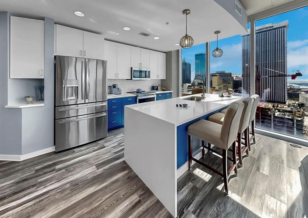 For Sale: $825,000 (2 beds, 2 baths, 1110 Square Feet)