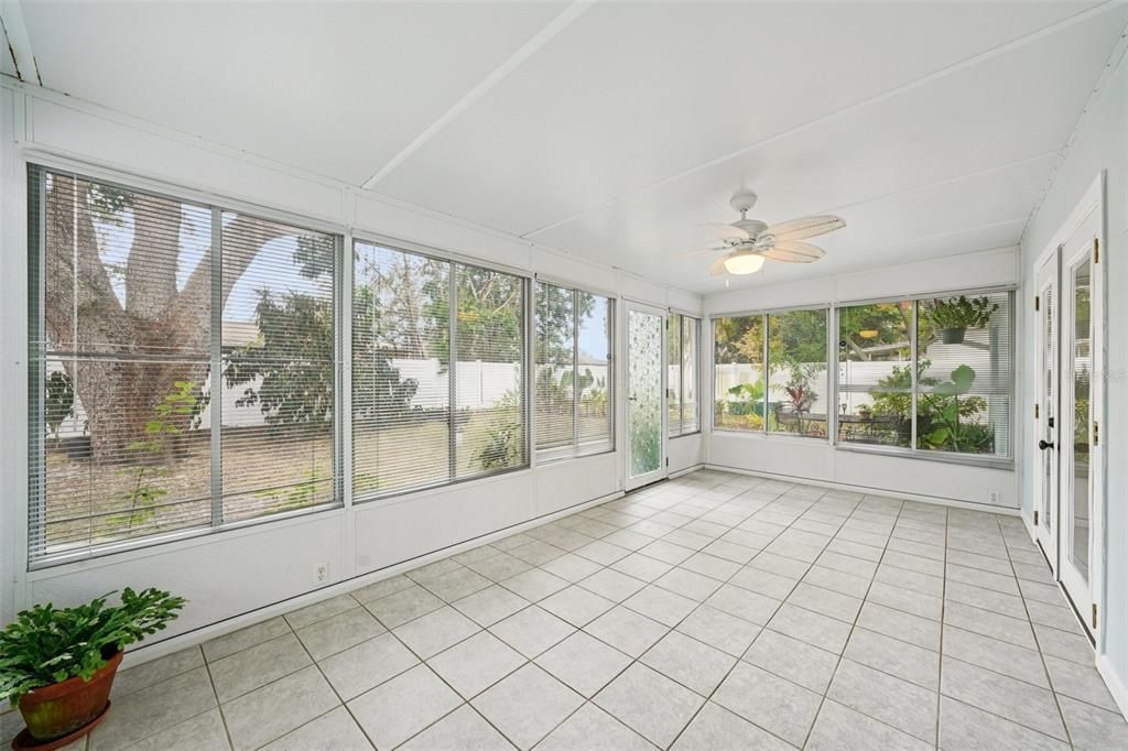 For Sale: $385,000 (3 beds, 2 baths, 1428 Square Feet)