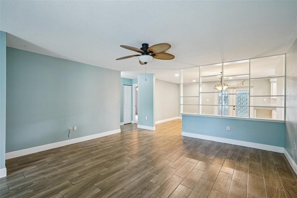 For Sale: $385,000 (3 beds, 2 baths, 1428 Square Feet)