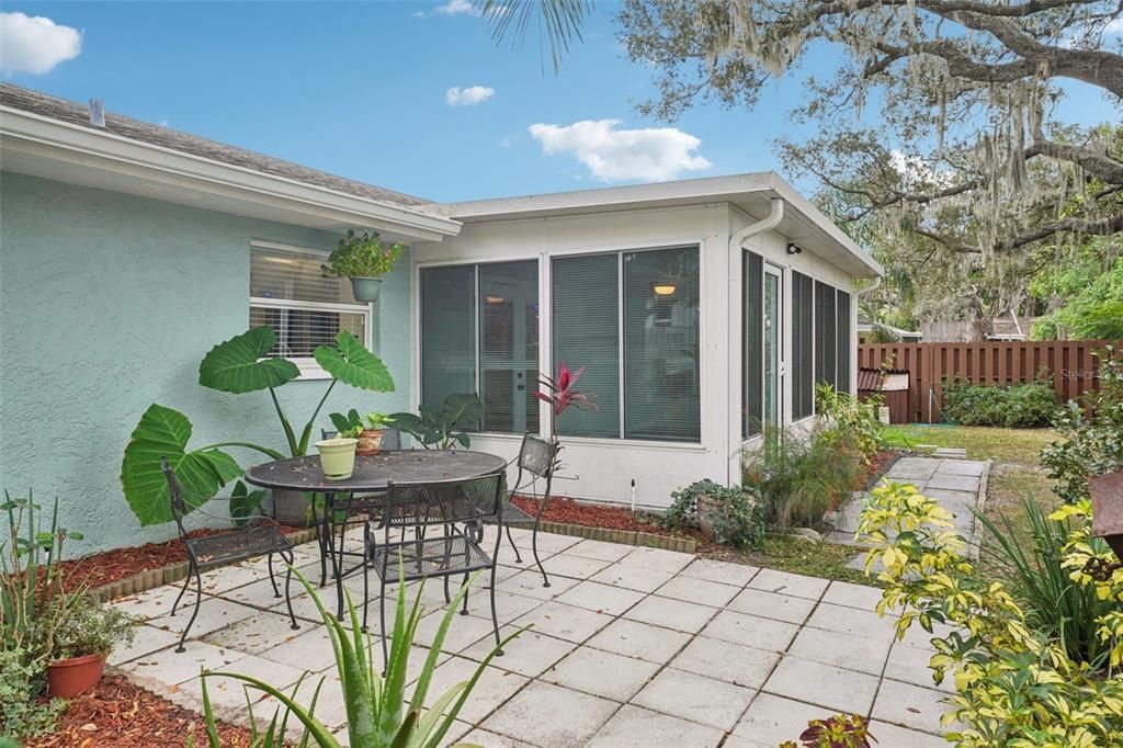 For Sale: $385,000 (3 beds, 2 baths, 1428 Square Feet)