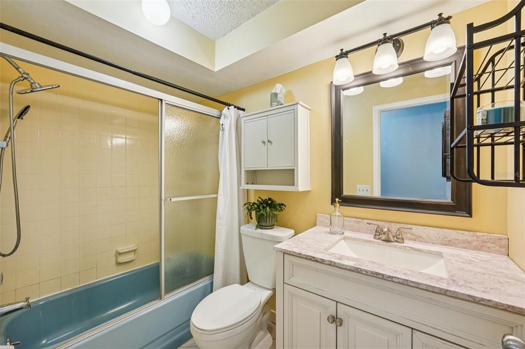 For Sale: $385,000 (3 beds, 2 baths, 1428 Square Feet)