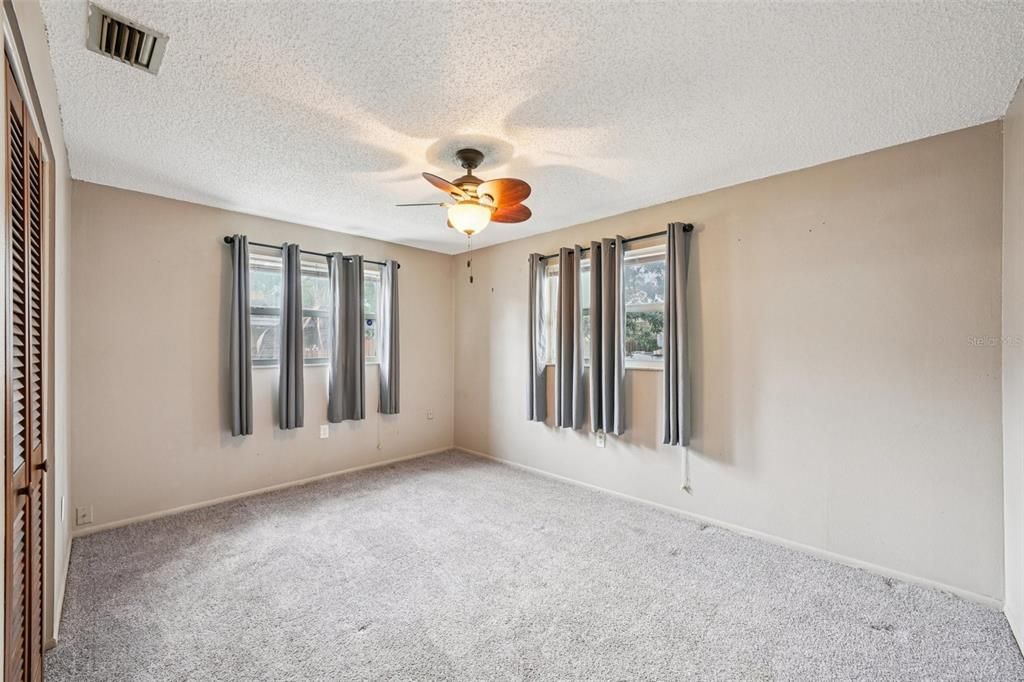 For Sale: $385,000 (3 beds, 2 baths, 1428 Square Feet)