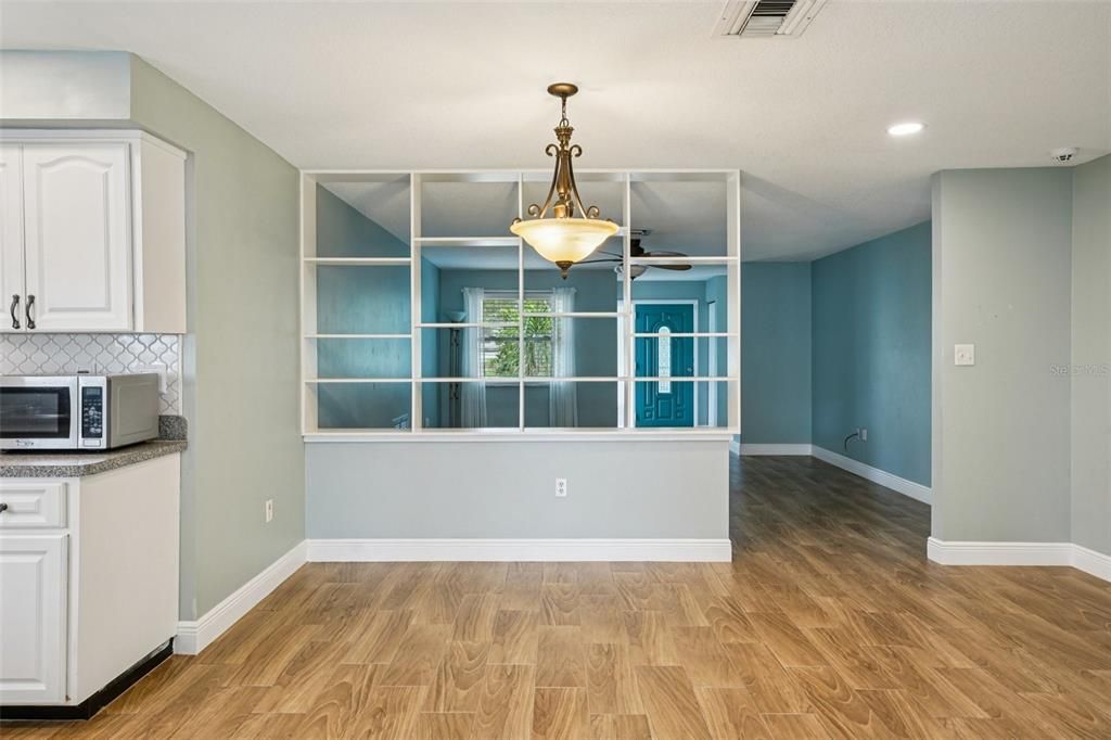 For Sale: $385,000 (3 beds, 2 baths, 1428 Square Feet)