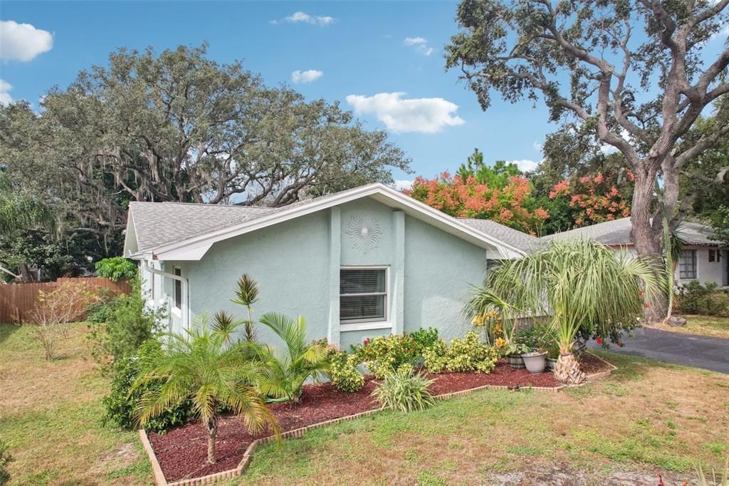 For Sale: $385,000 (3 beds, 2 baths, 1428 Square Feet)