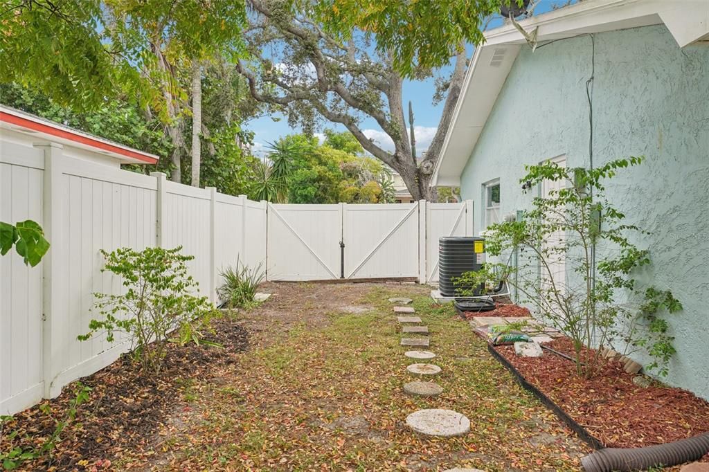 For Sale: $385,000 (3 beds, 2 baths, 1428 Square Feet)