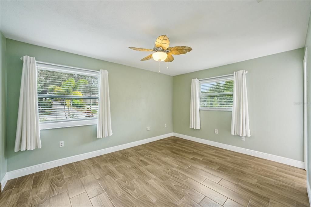 For Sale: $385,000 (3 beds, 2 baths, 1428 Square Feet)