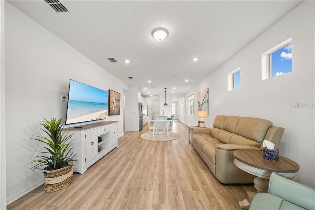 For Sale: $495,000 (3 beds, 2 baths, 1640 Square Feet)