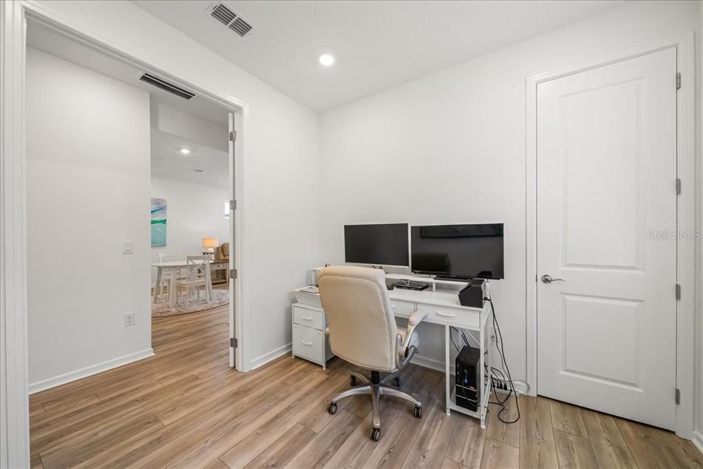 For Sale: $495,000 (3 beds, 2 baths, 1640 Square Feet)