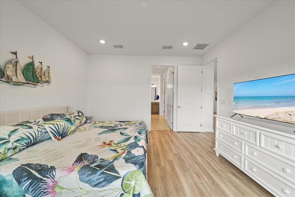 For Sale: $495,000 (3 beds, 2 baths, 1640 Square Feet)