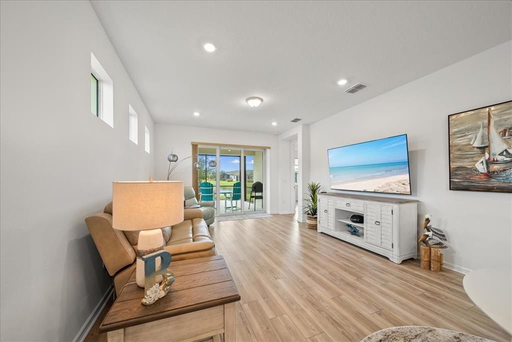 For Sale: $495,000 (3 beds, 2 baths, 1640 Square Feet)