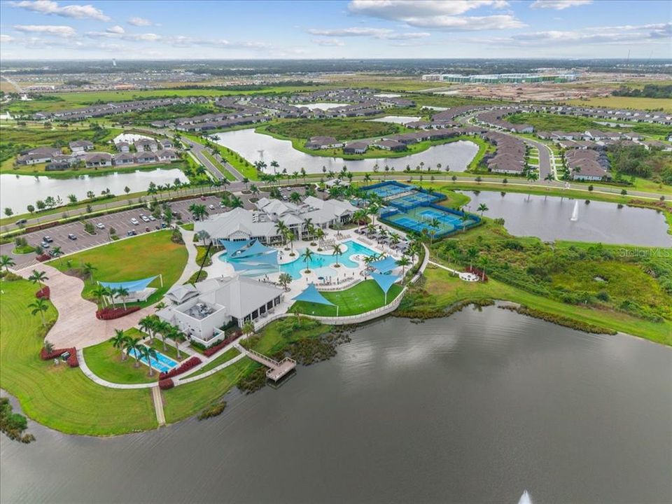 For Sale: $495,000 (3 beds, 2 baths, 1640 Square Feet)