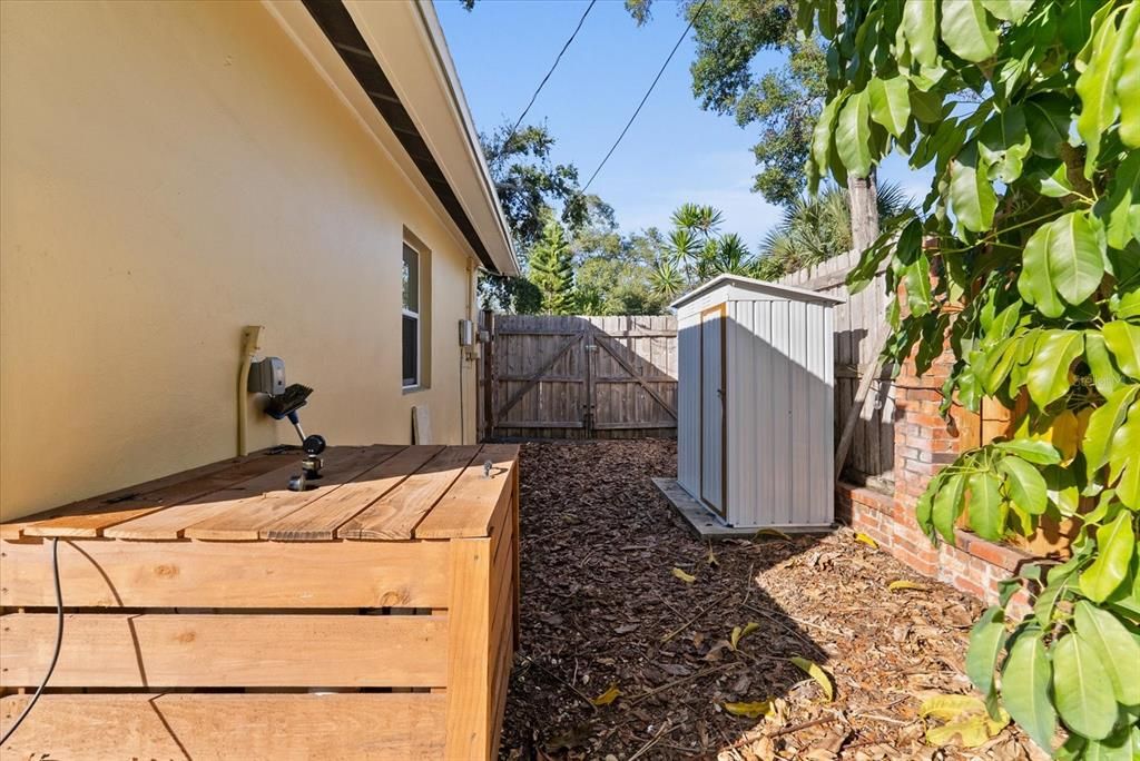 For Sale: $599,000 (3 beds, 2 baths, 1916 Square Feet)