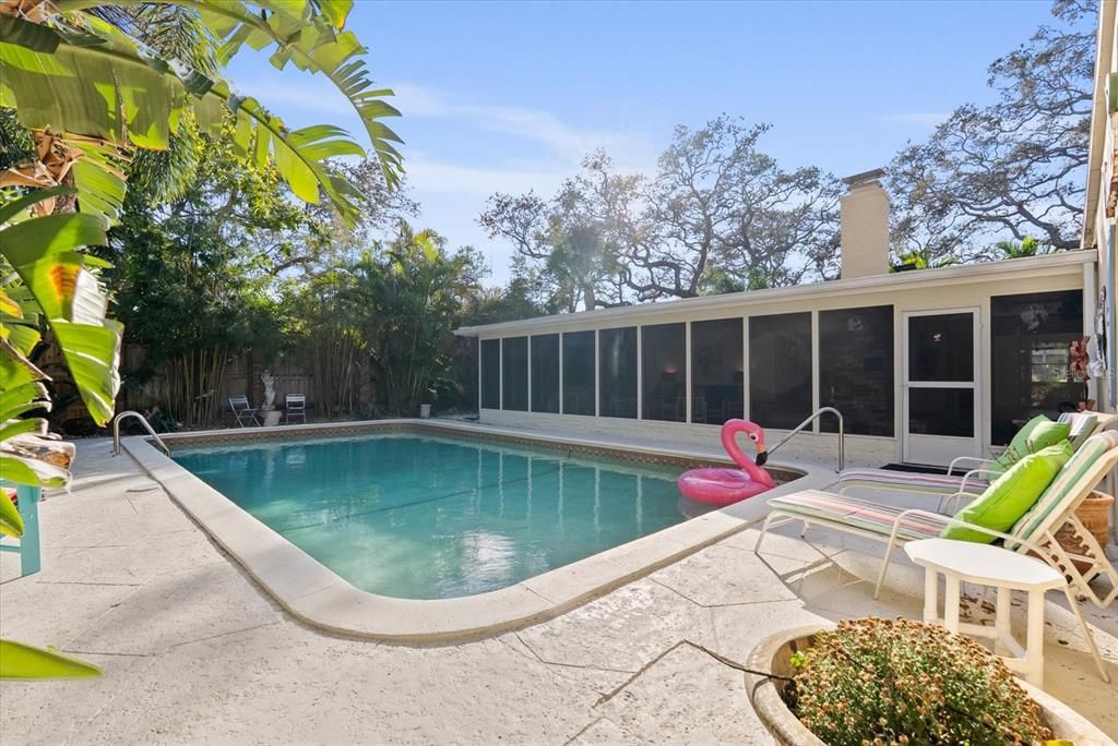 For Sale: $599,000 (3 beds, 2 baths, 1916 Square Feet)