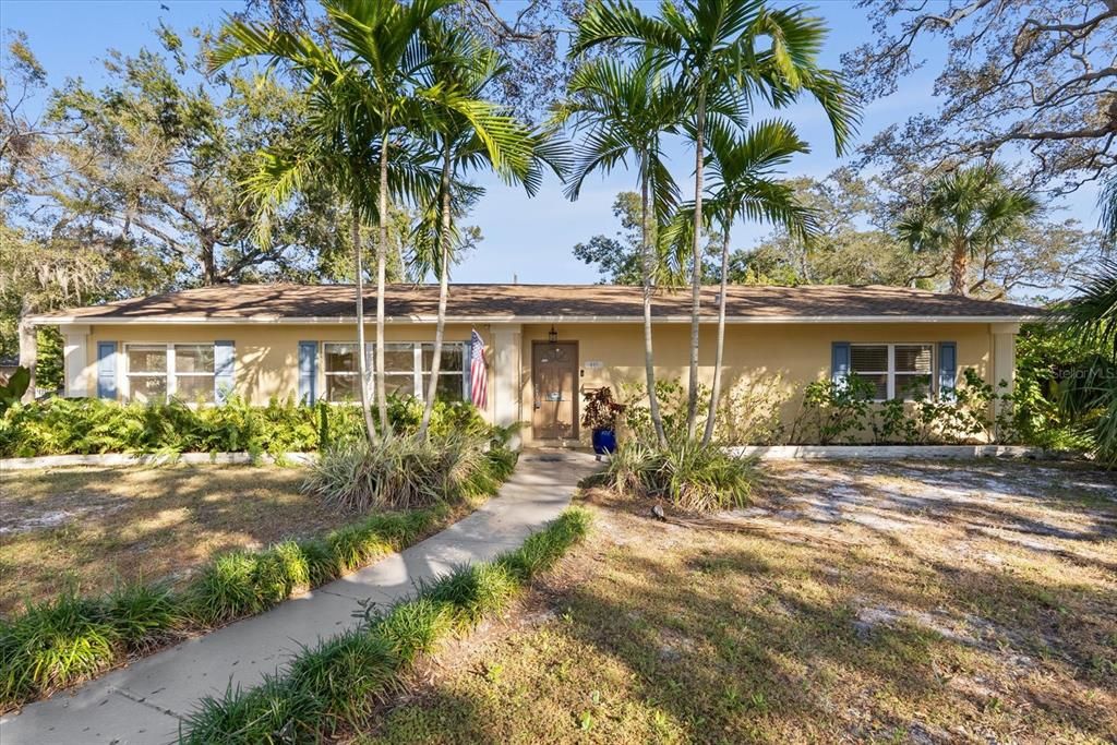 For Sale: $599,000 (3 beds, 2 baths, 1916 Square Feet)