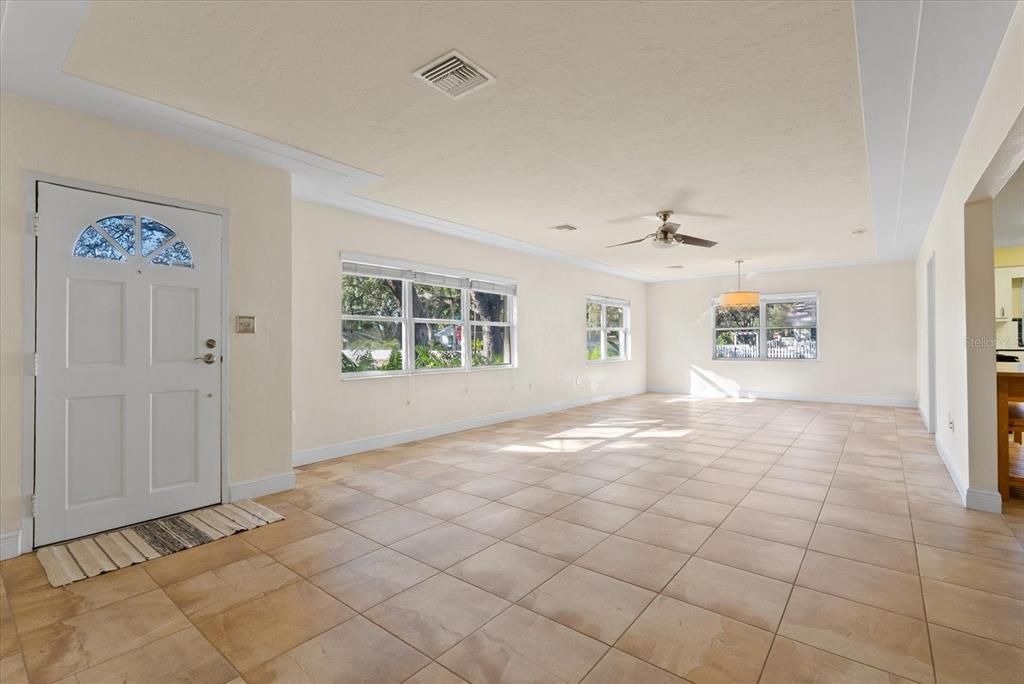 For Sale: $599,000 (3 beds, 2 baths, 1916 Square Feet)