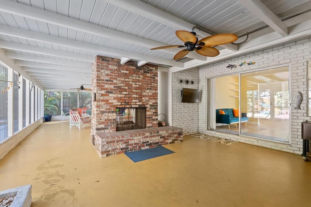 For Sale: $599,000 (3 beds, 2 baths, 1916 Square Feet)