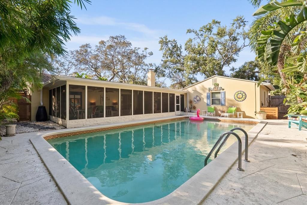 For Sale: $599,000 (3 beds, 2 baths, 1916 Square Feet)