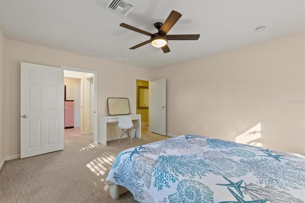 For Sale: $599,000 (3 beds, 2 baths, 1916 Square Feet)