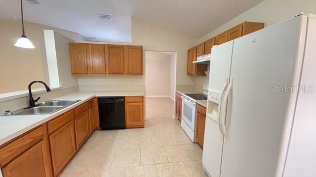 В аренду: $1,950 (3 спален, 2 ванн, 1542 Квадратных фут)