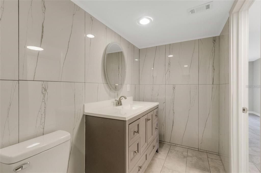 For Rent: $1,900 (2 beds, 2 baths, 1171 Square Feet)