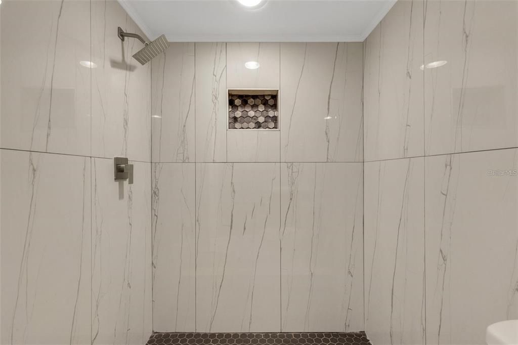 For Rent: $1,900 (2 beds, 2 baths, 1171 Square Feet)