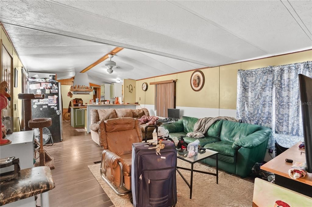 En Venta: $385,000 (2 camas, 1 baños, 1372 Pies cuadrados)