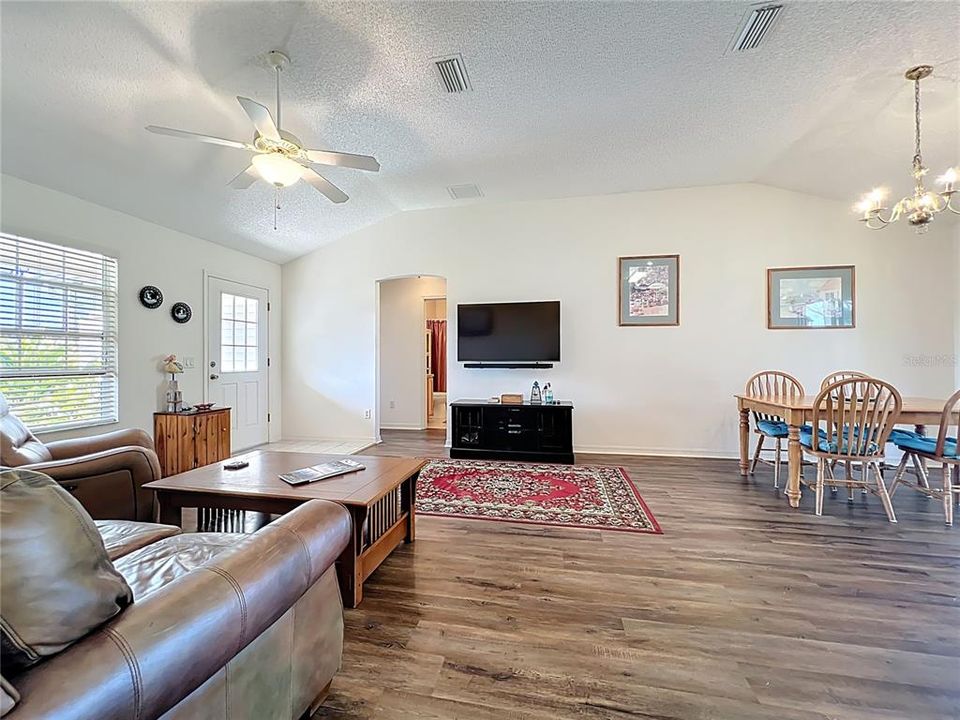 Active With Contract: $399,000 (3 beds, 2 baths, 1392 Square Feet)