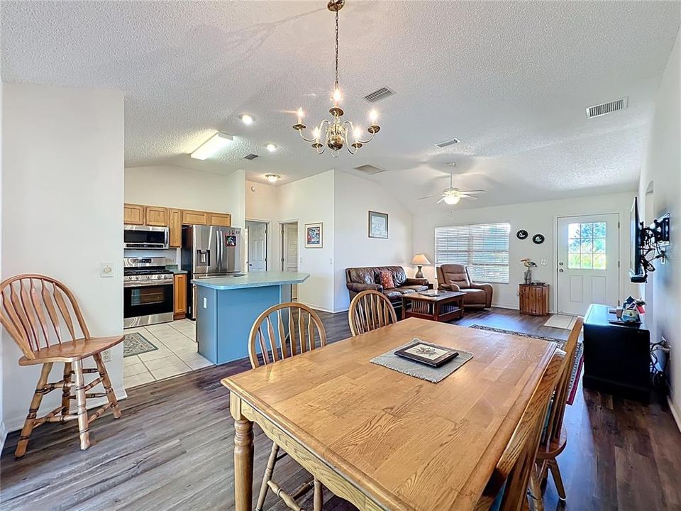 Active With Contract: $399,000 (3 beds, 2 baths, 1392 Square Feet)