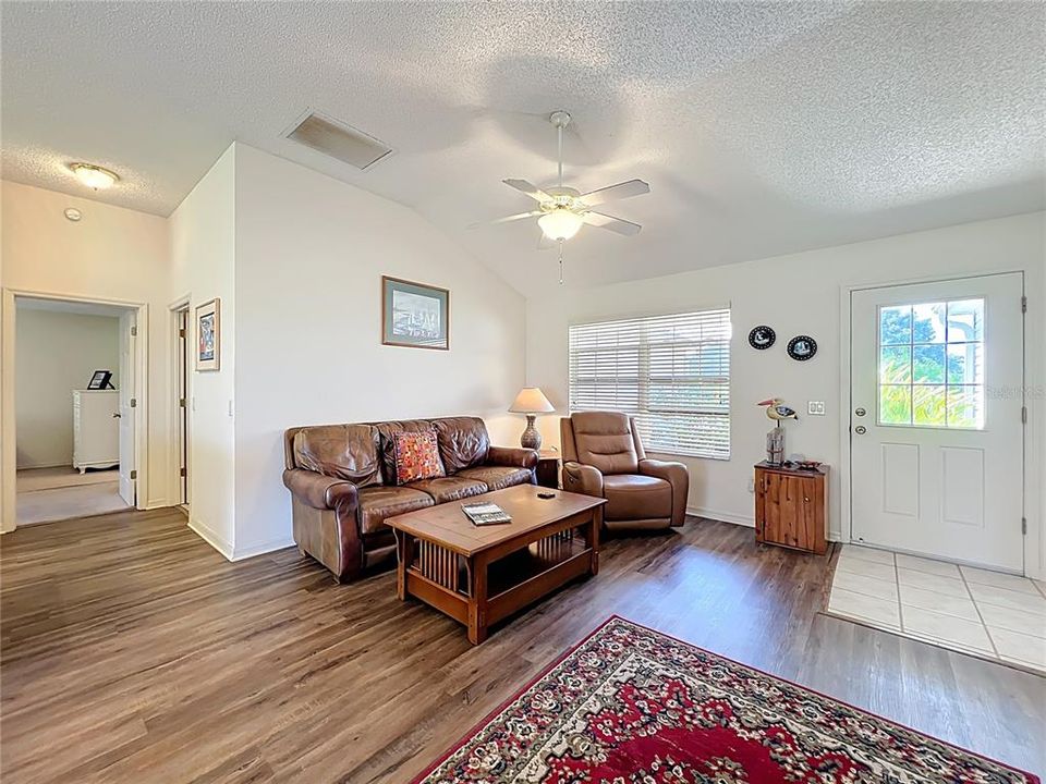Active With Contract: $399,000 (3 beds, 2 baths, 1392 Square Feet)