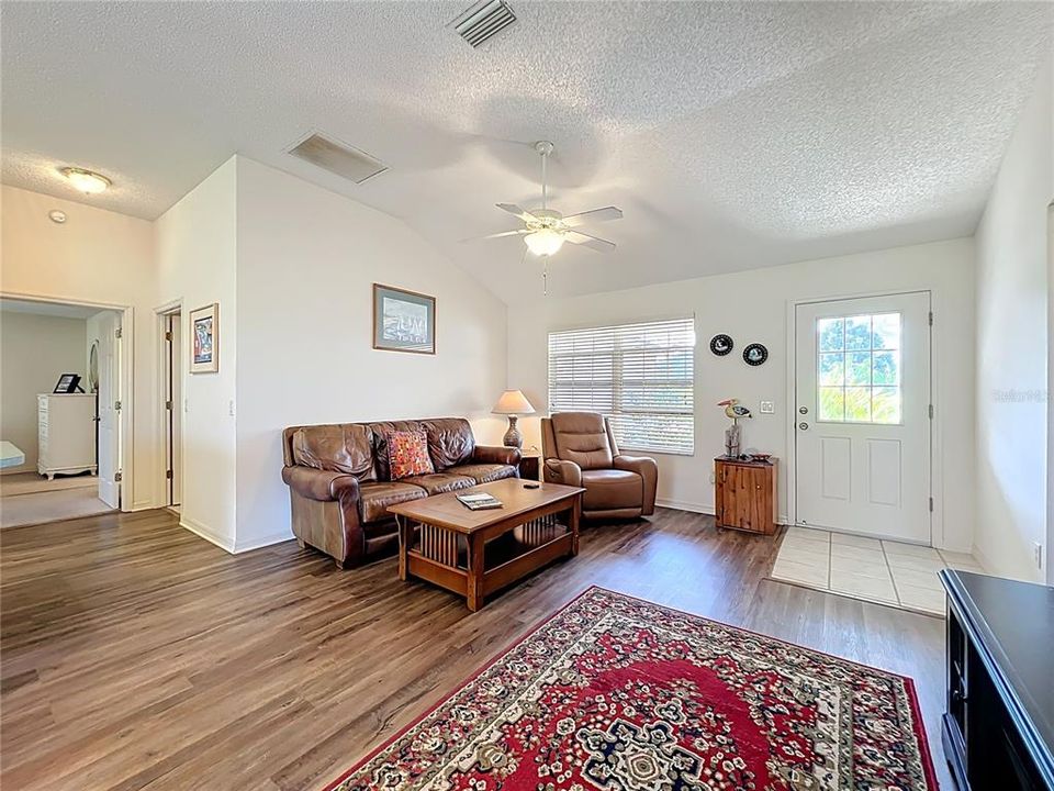 Active With Contract: $399,000 (3 beds, 2 baths, 1392 Square Feet)