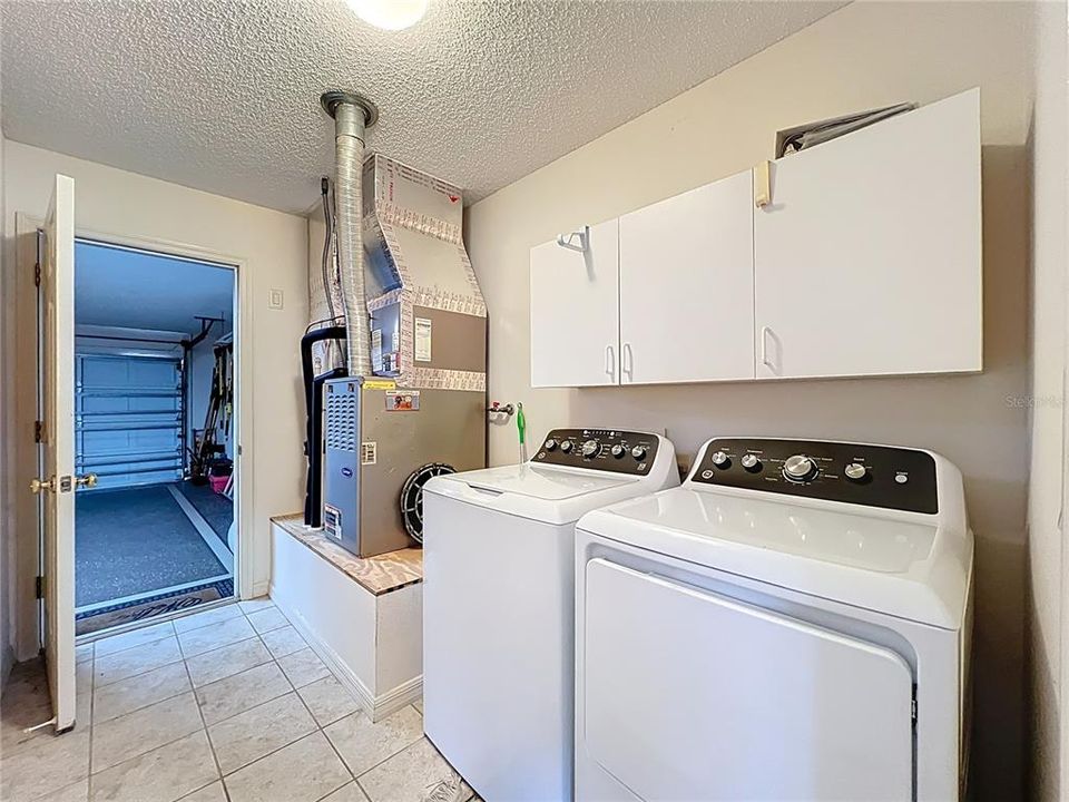 Active With Contract: $399,000 (3 beds, 2 baths, 1392 Square Feet)