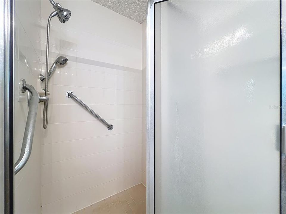 Active With Contract: $399,000 (3 beds, 2 baths, 1392 Square Feet)