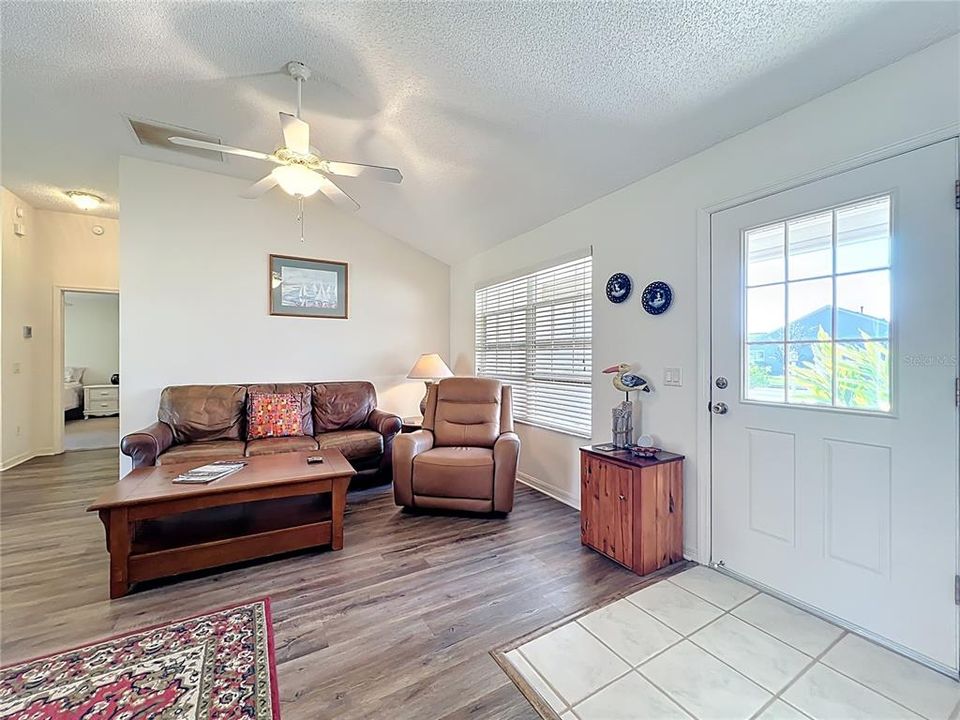 Active With Contract: $399,000 (3 beds, 2 baths, 1392 Square Feet)