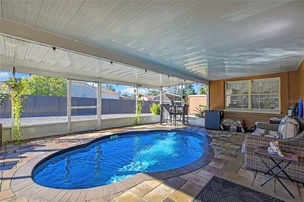 Active With Contract: $339,900 (2 beds, 2 baths, 1612 Square Feet)