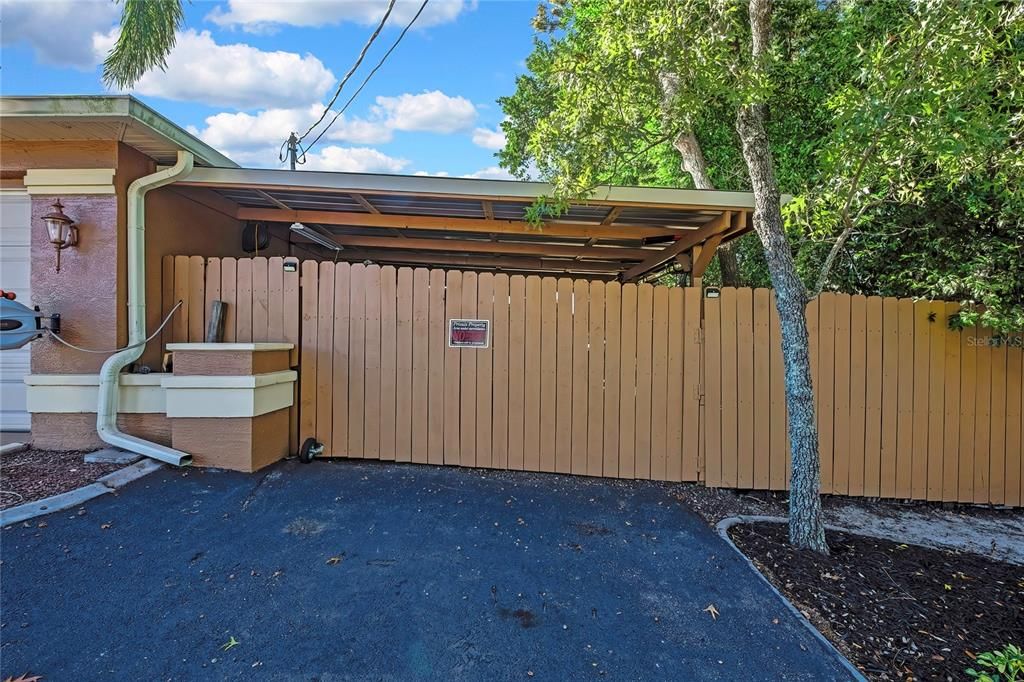 Active With Contract: $339,900 (2 beds, 2 baths, 1612 Square Feet)