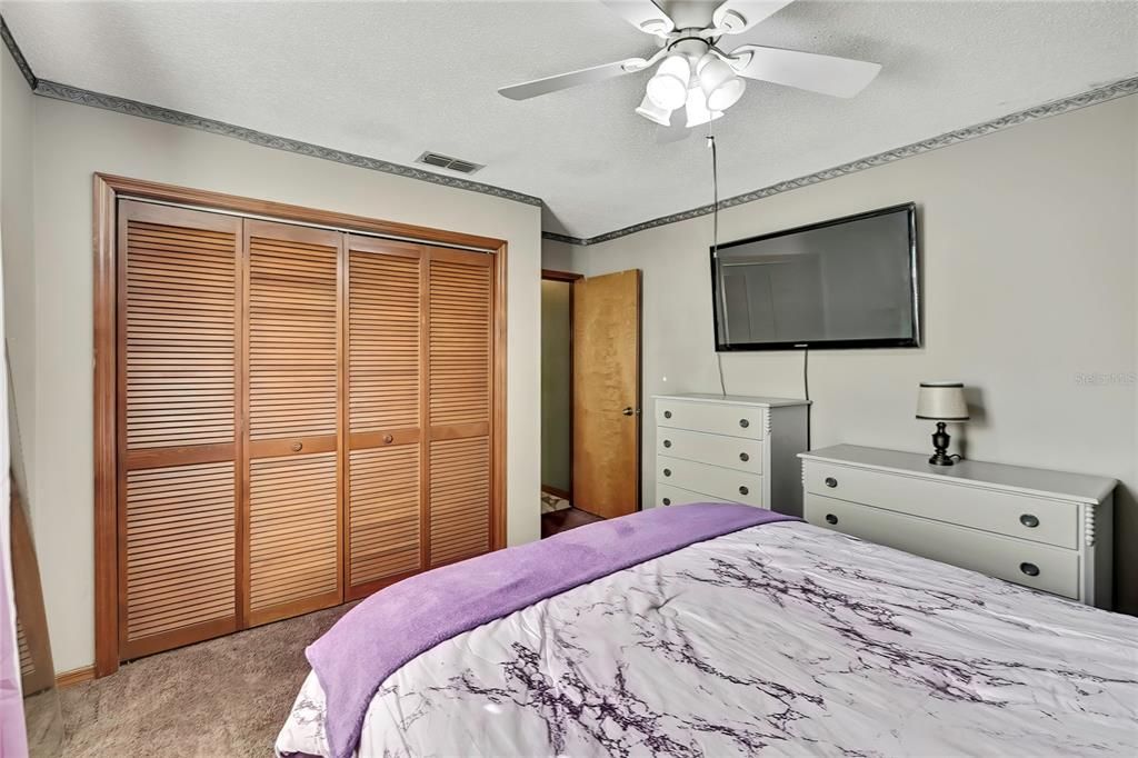 Active With Contract: $339,900 (2 beds, 2 baths, 1612 Square Feet)