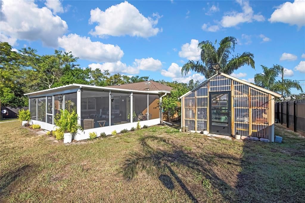 Active With Contract: $339,900 (2 beds, 2 baths, 1612 Square Feet)