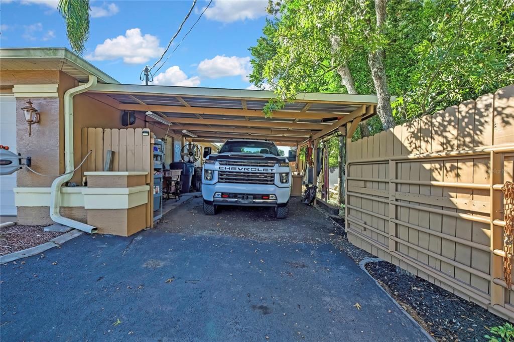 Active With Contract: $339,900 (2 beds, 2 baths, 1612 Square Feet)