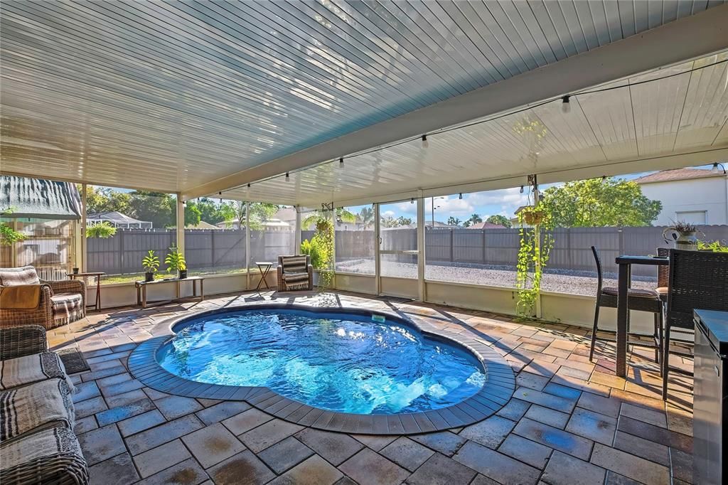 Active With Contract: $339,900 (2 beds, 2 baths, 1612 Square Feet)