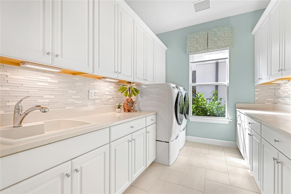 待售: $2,390,000 (4 贝兹, 4 浴室, 4541 平方英尺)