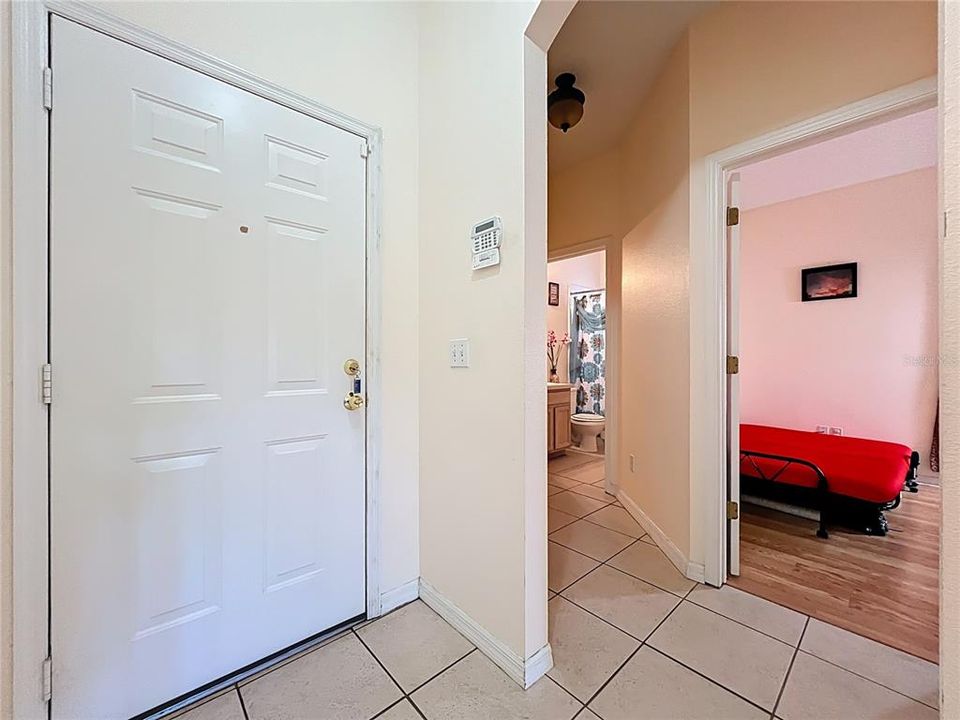 待售: $330,000 (3 贝兹, 2 浴室, 1215 平方英尺)