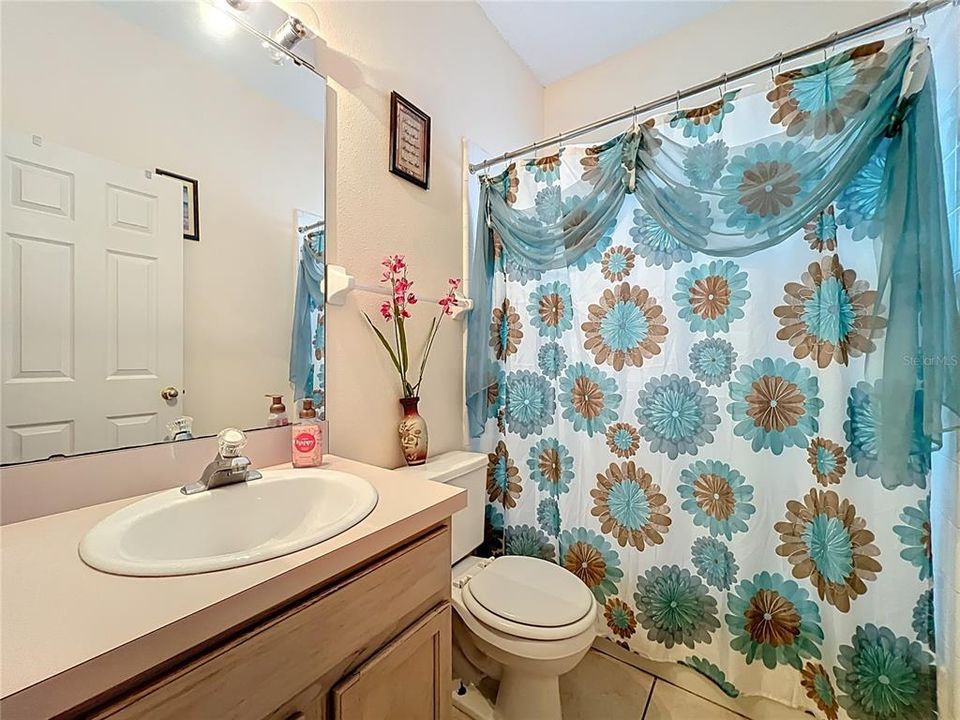 待售: $330,000 (3 贝兹, 2 浴室, 1215 平方英尺)