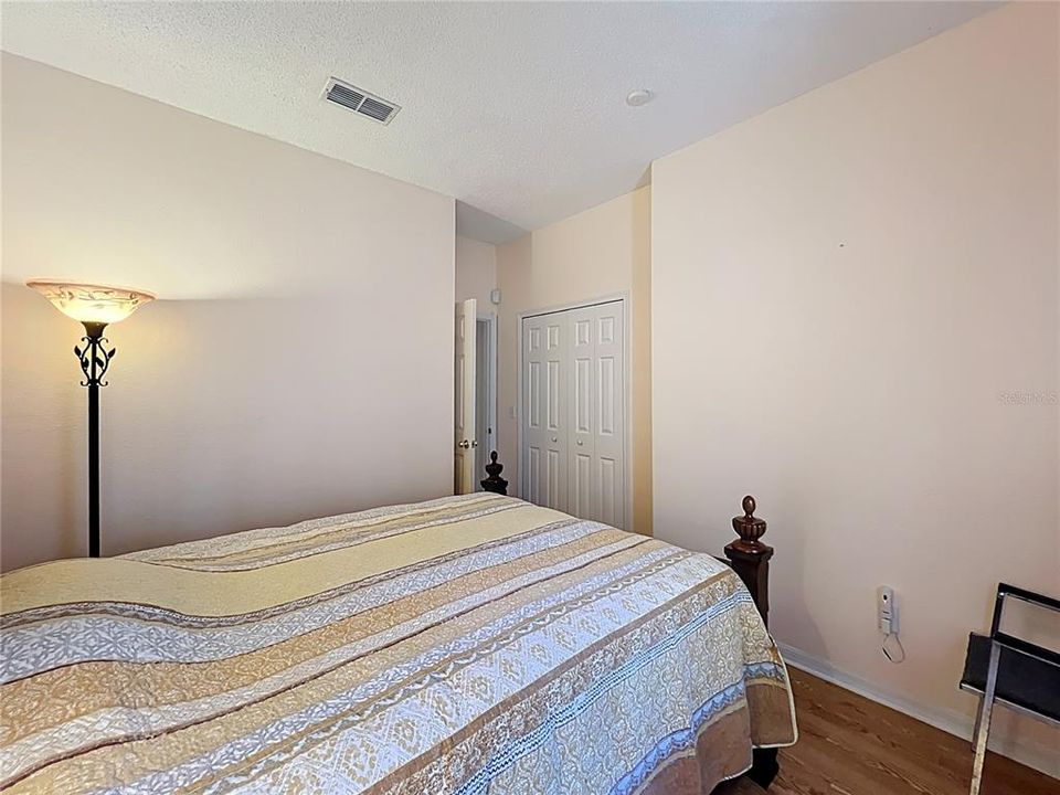 待售: $330,000 (3 贝兹, 2 浴室, 1215 平方英尺)