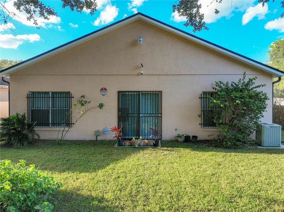 待售: $330,000 (3 贝兹, 2 浴室, 1215 平方英尺)