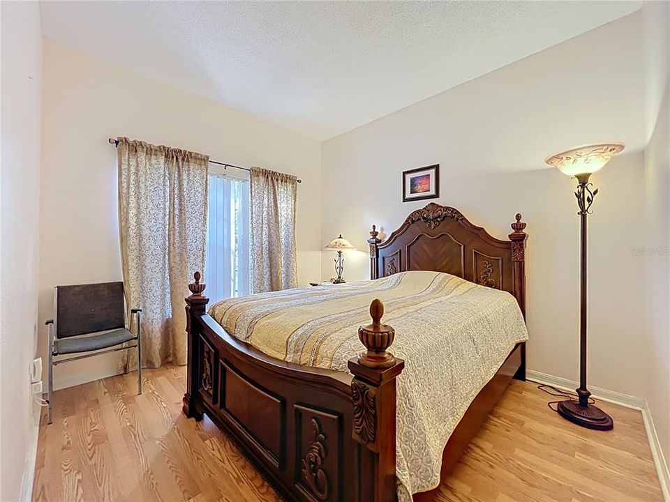 待售: $330,000 (3 贝兹, 2 浴室, 1215 平方英尺)